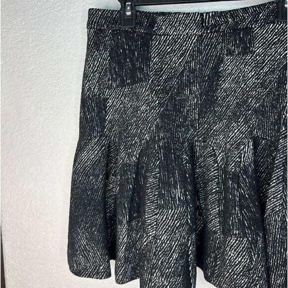 Banana Republic Black Pleated Tulip Swing Plus Size Black/white Skirt Size 14 - Picture 7 of 14